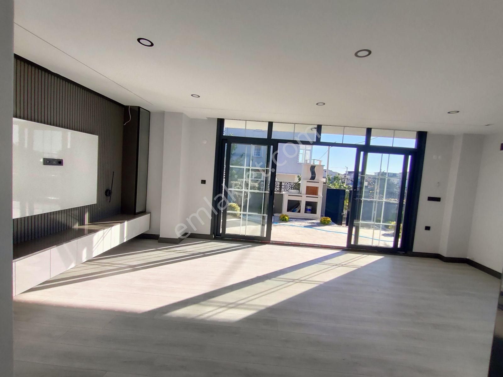 Kartallar'dan Yeniçiftlik Merkezde Kaliteli Ve Ferah Lüks Villa. - Görsel 22