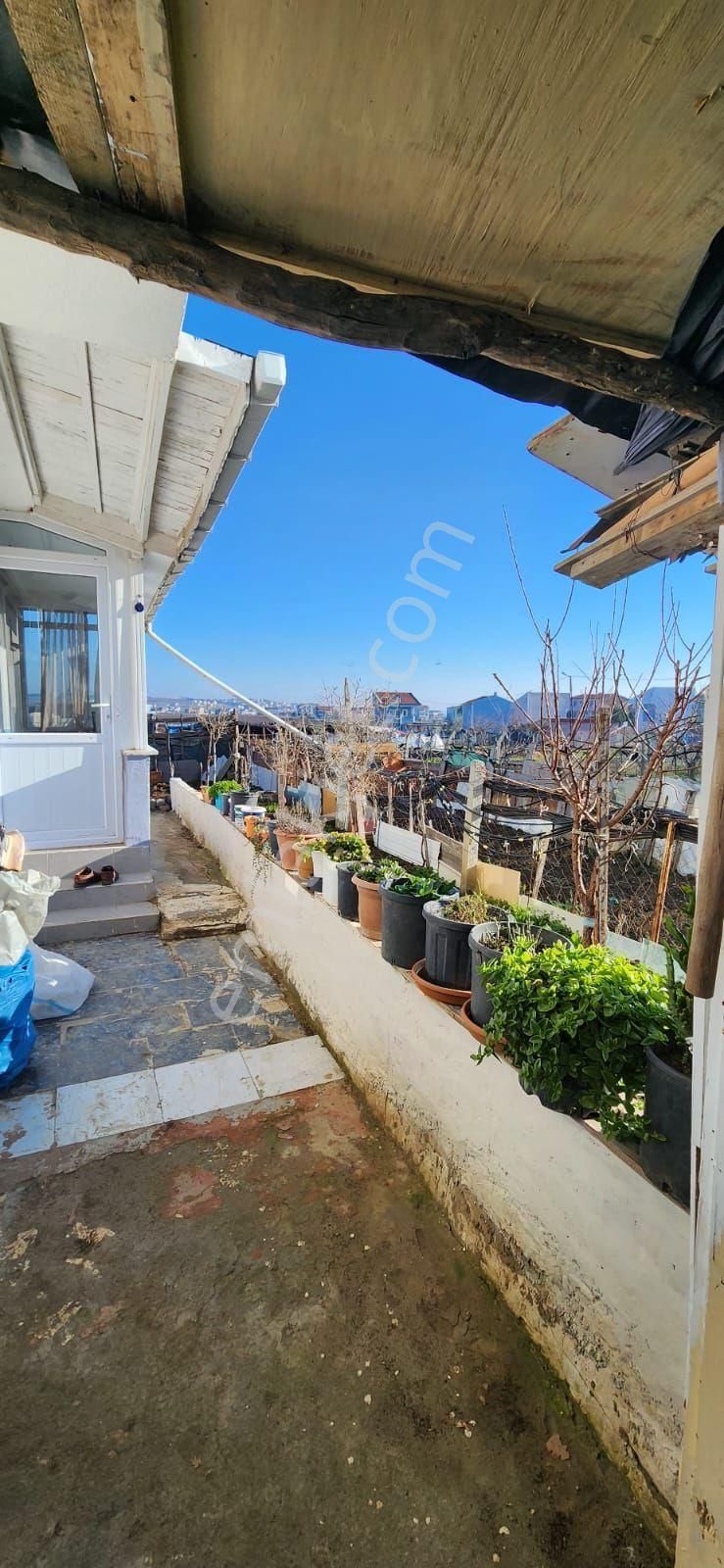 Tekirdağ Marmara Ereğli Sultan Köyde 160 Metre Arsanın İçinde Üç Katlı Geniş Bir Ev Satılık Tır - Görsel 6