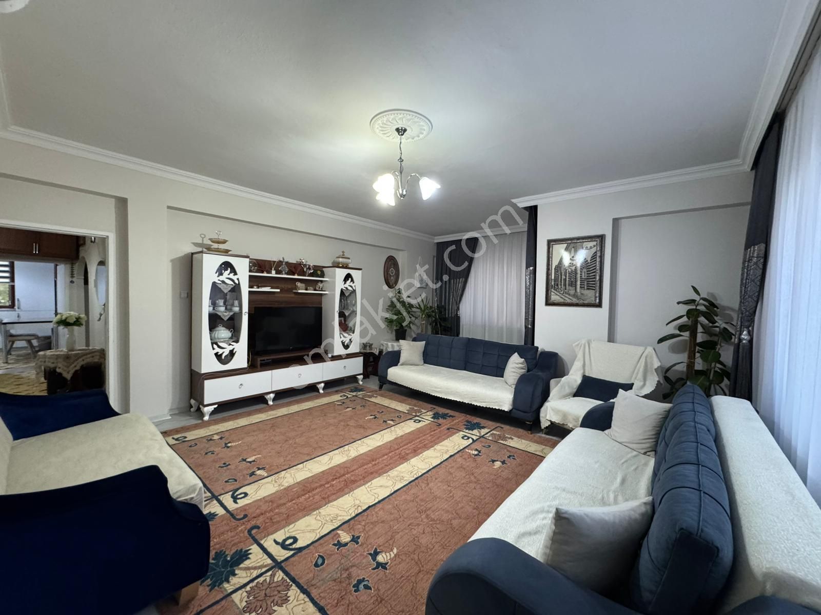 Huzurevleri Çüngüşlüler Yas Evi Üstü Satılık 3+1 Bakımlı Daire