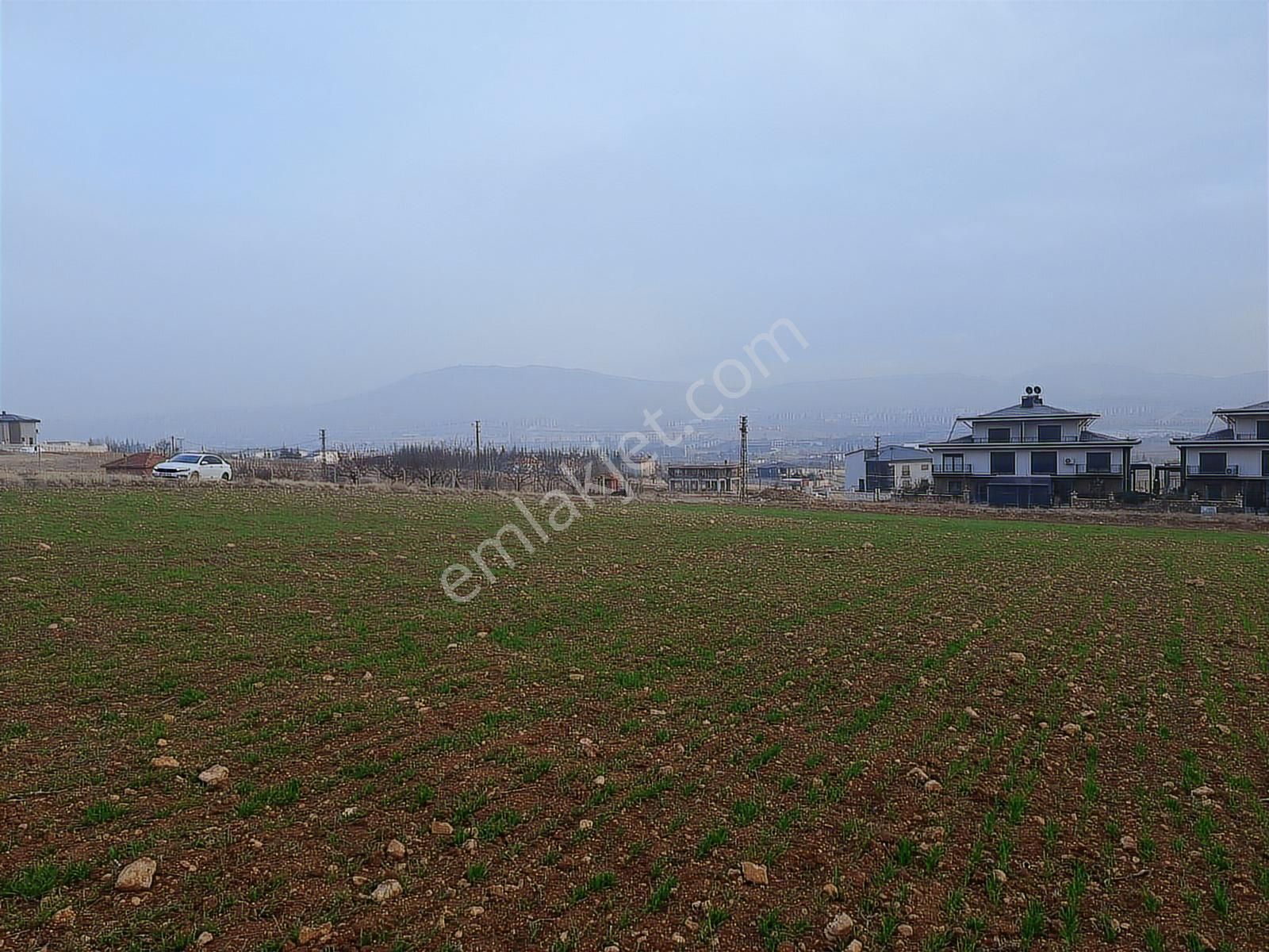 Hilalkent'te İmarlı Villa Yapımına Uygun Süper Yatırımlık Arsa - Görsel 3