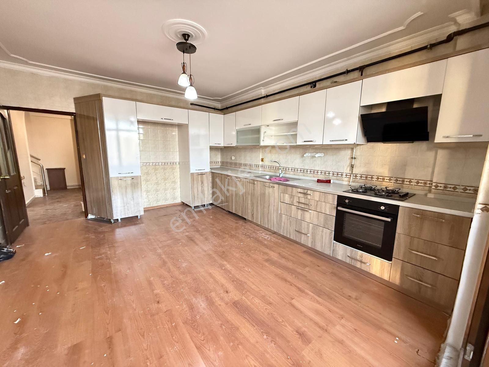 Diclekent Beduzaman Caami Civarı Satılık 4+1 Dublex Daire
