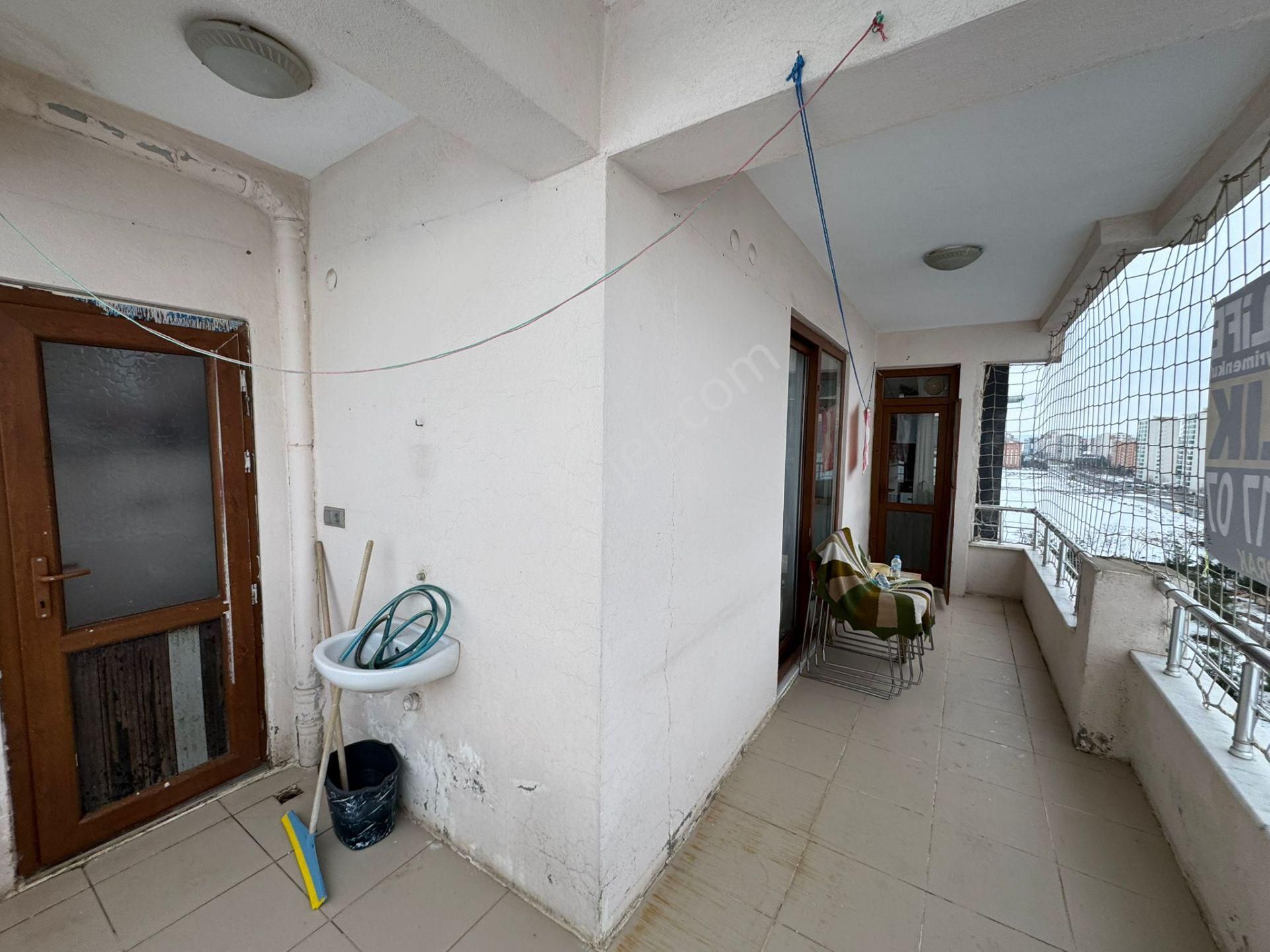 Üçkuyular Girişinde Accill Satılık 3+1 Bakımlı Temiz Geniş Daire - Görsel 12