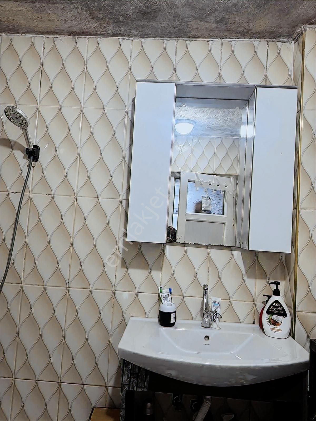 Hamitlerde Pazarın Dibinde 3 Katlı Müstakil Bina - Görsel 8