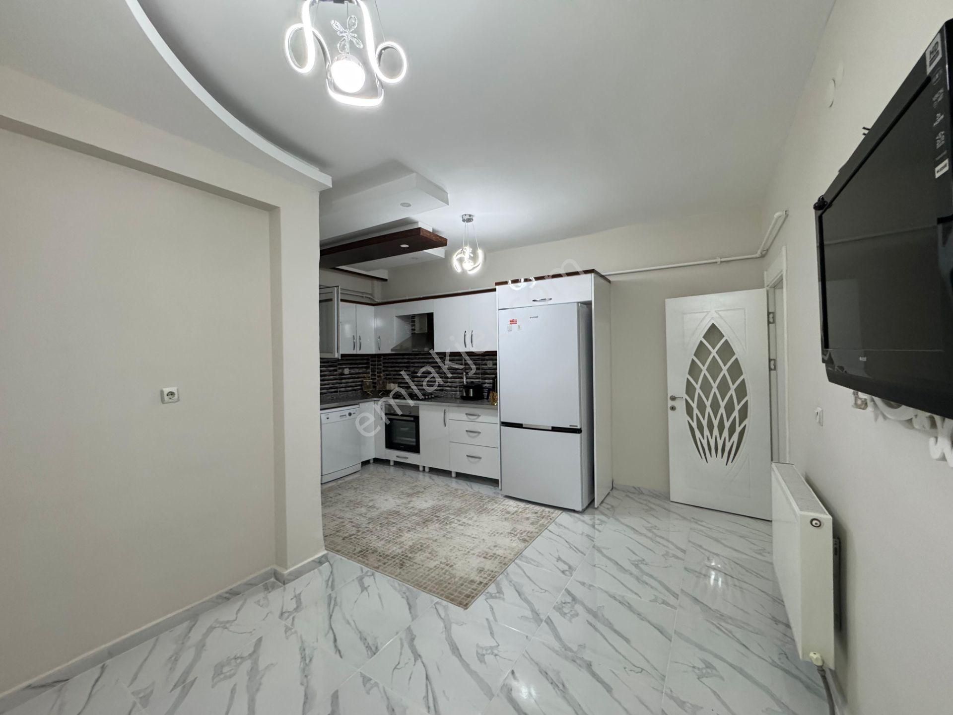 Urfa Yolu Üstünde Zana Düğün Salonu Yanında Geniş 2,5+1 Fırsat!