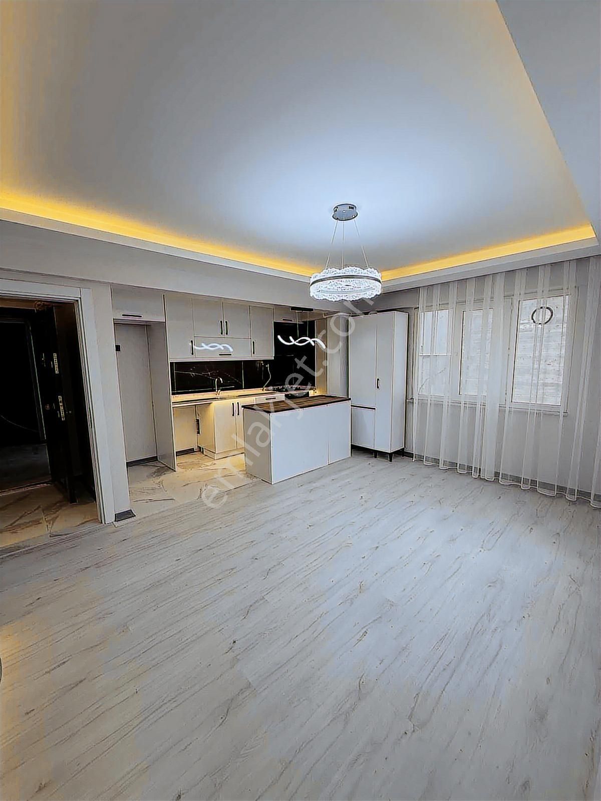 Sıfır Yapılı Geniş M2 Aile Oturumuna Uygun Mülkiyetli Daire!!! - Görsel 3