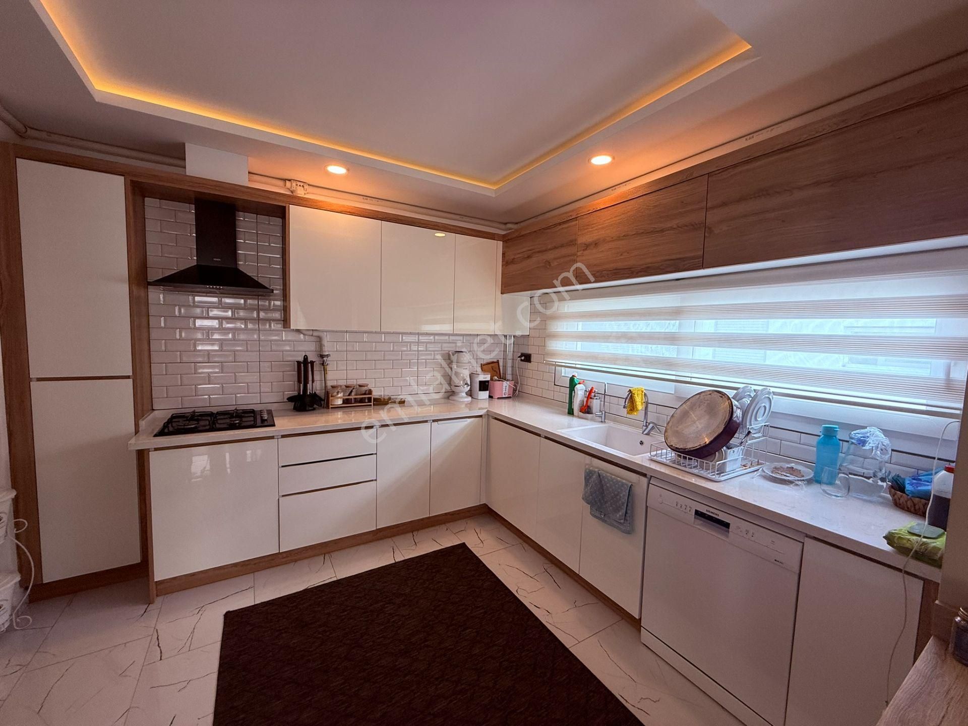 Satılık 3+1 Ebeveyn Banyolu Giyinme Odası Lüx Daire - Görsel 17