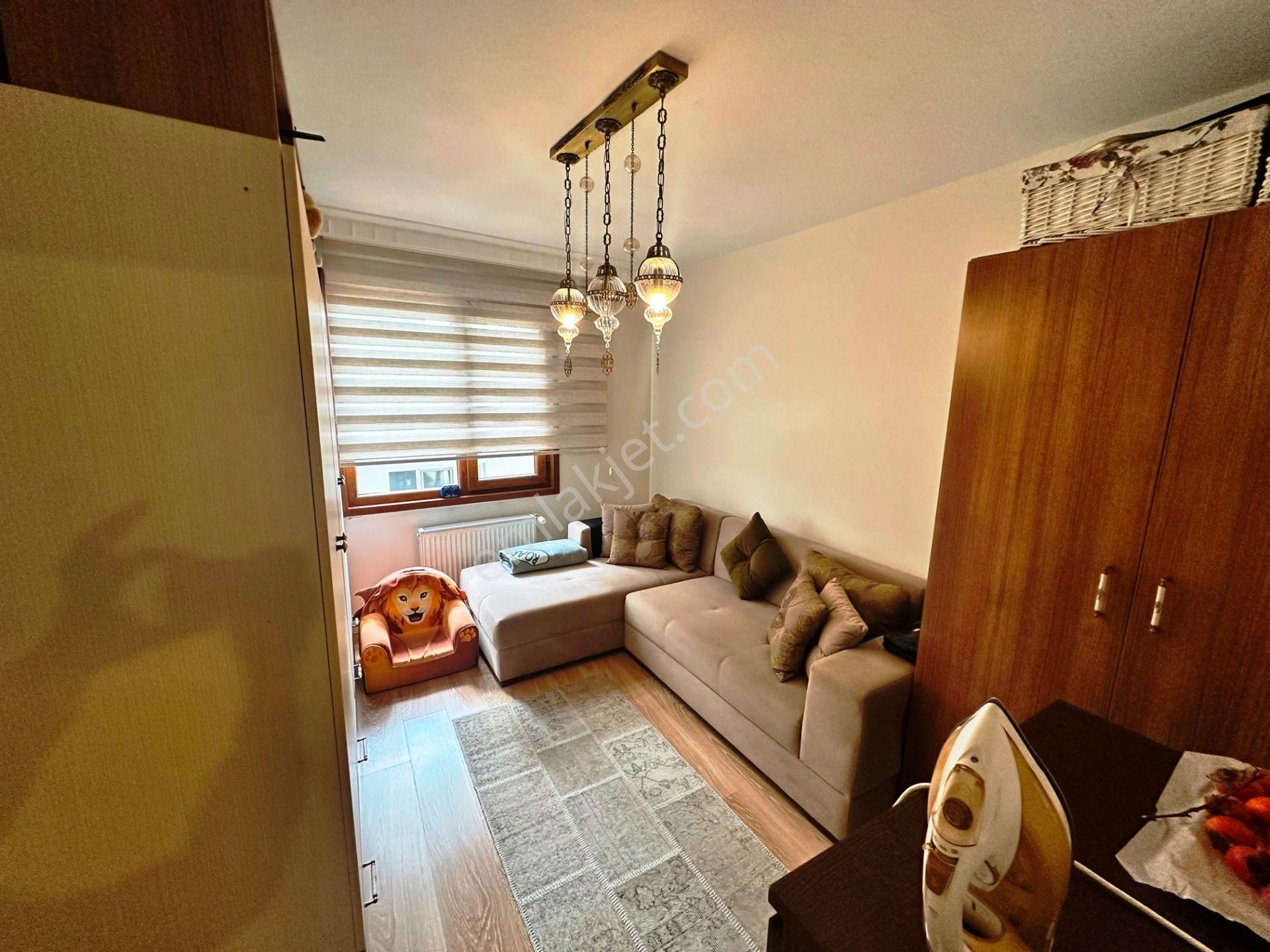 Altıntepe'de 14 Yıllık İskanlı 2.kat Kiracısız 125m2 Satılık 3+1 - Görsel 16