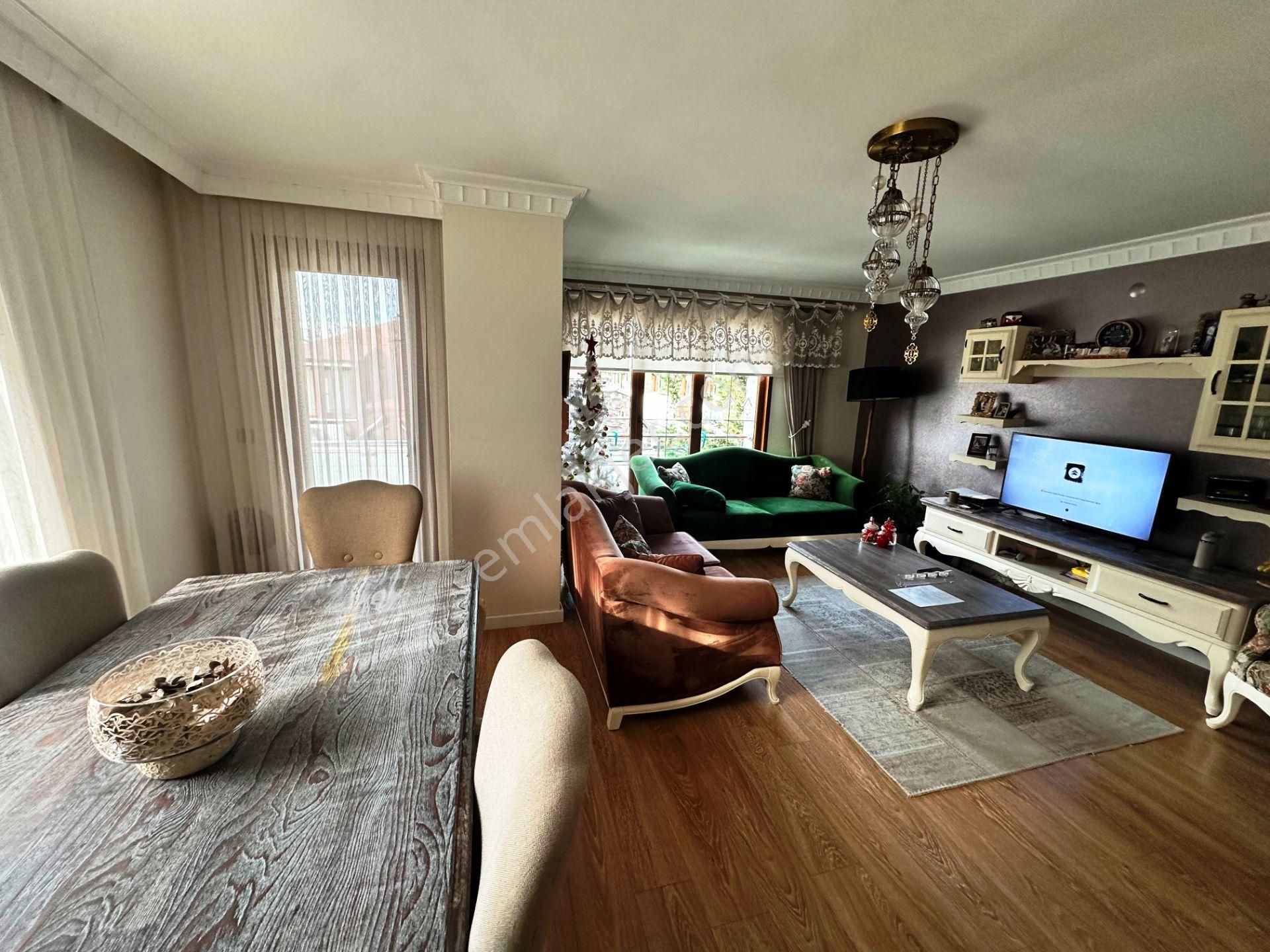 Altıntepe'de 14 Yıllık İskanlı 2.kat Kiracısız 125m2 Satılık 3+1