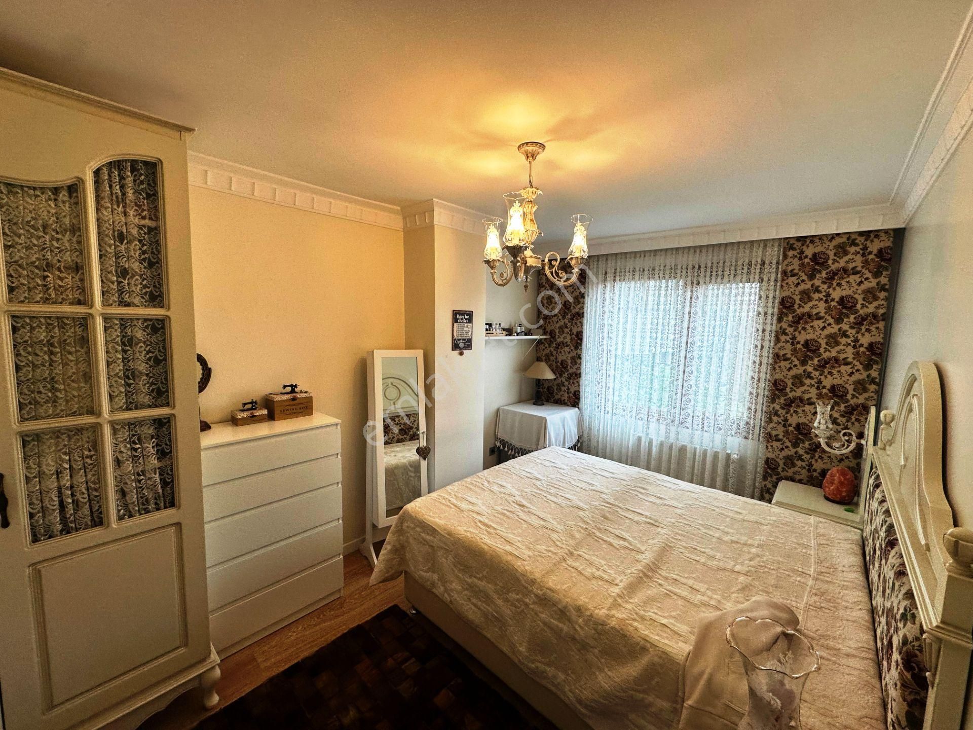 Altıntepe'de 14 Yıllık İskanlı 2.kat Kiracısız 125m2 Satılık 3+1 - Görsel 7