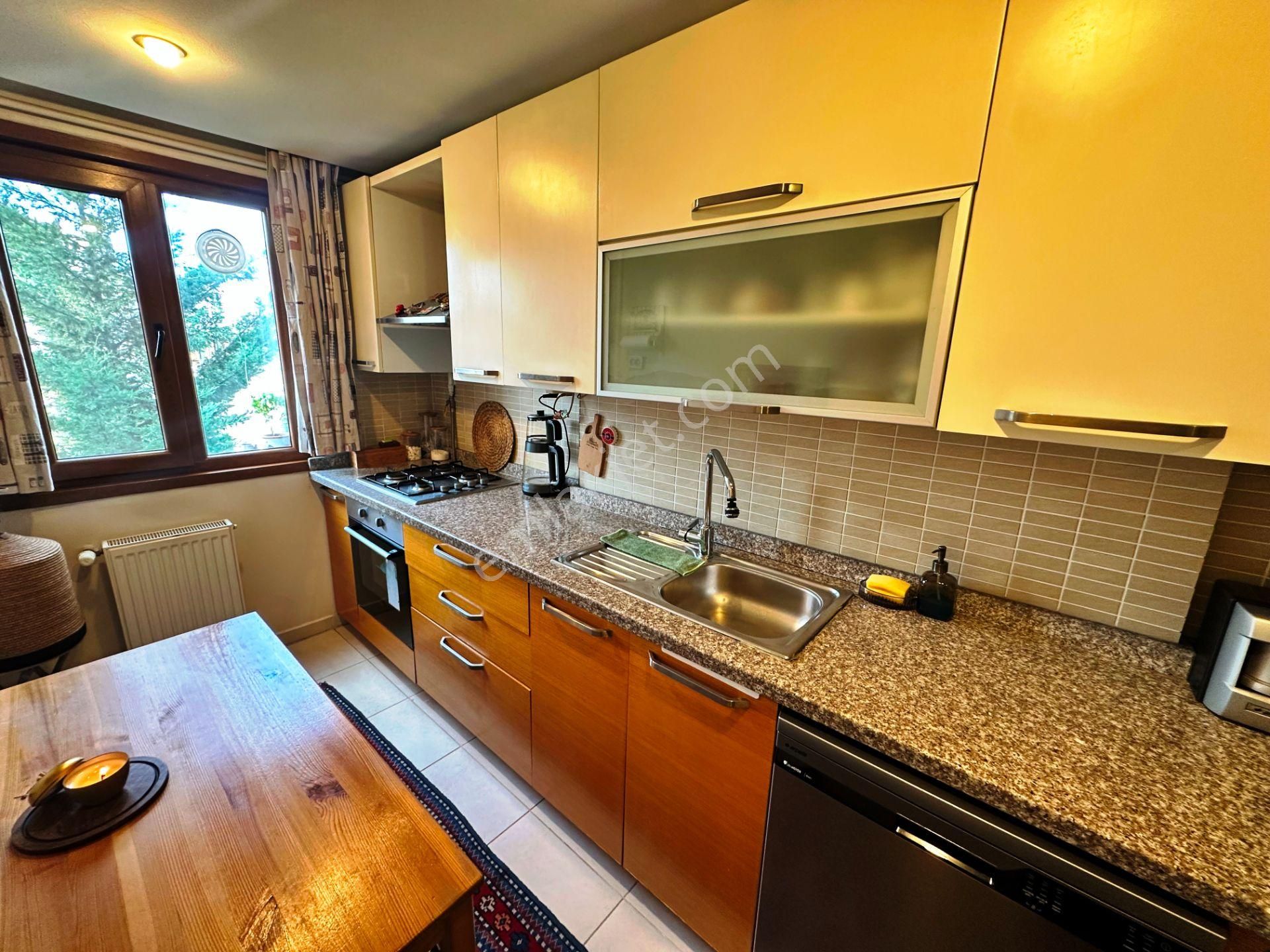 Altıntepe'de 14 Yıllık İskanlı 2.kat Kiracısız 125m2 Satılık 3+1 - Görsel 24