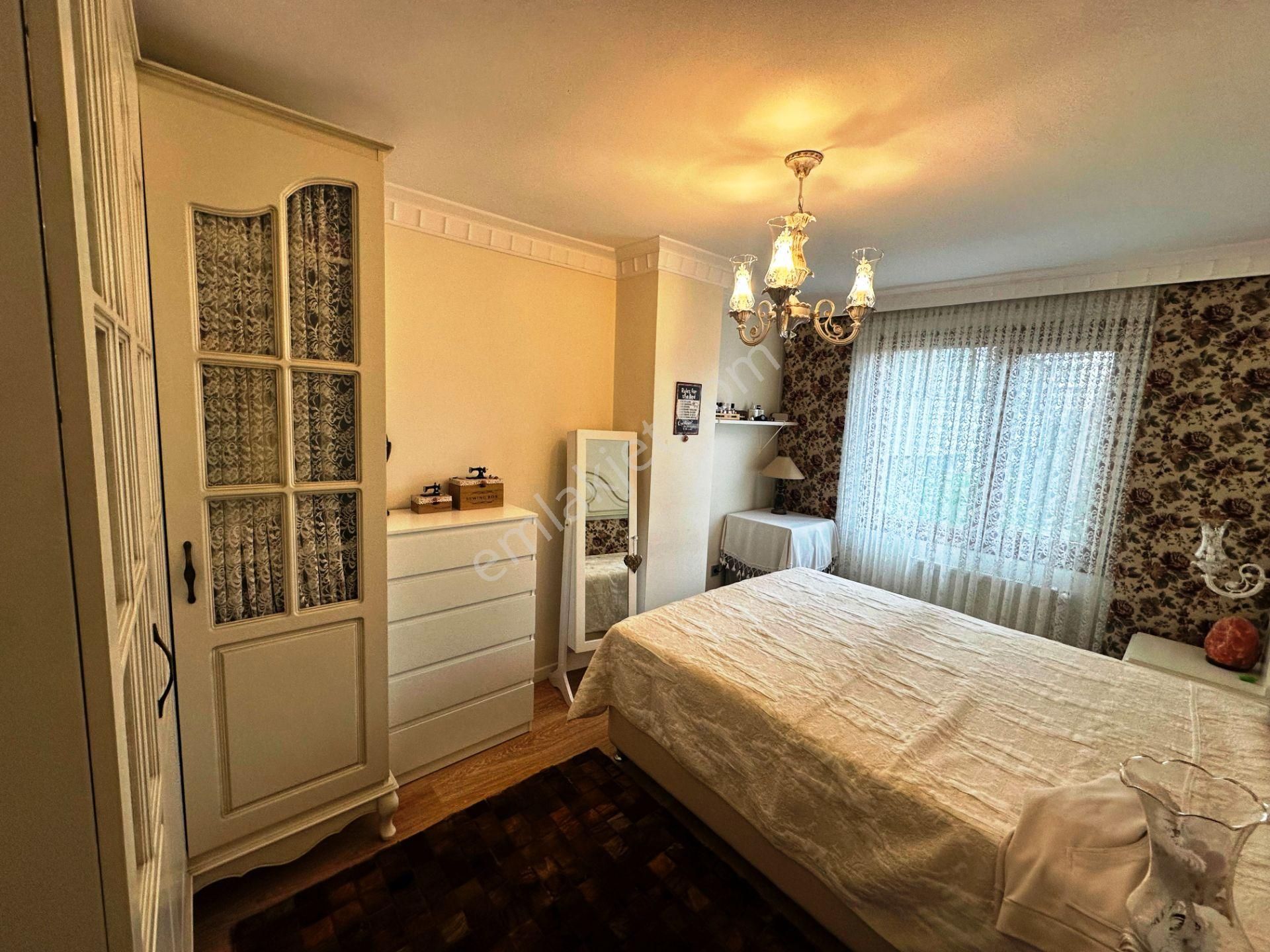 Altıntepe'de 14 Yıllık İskanlı 2.kat Kiracısız 125m2 Satılık 3+1 - Görsel 5