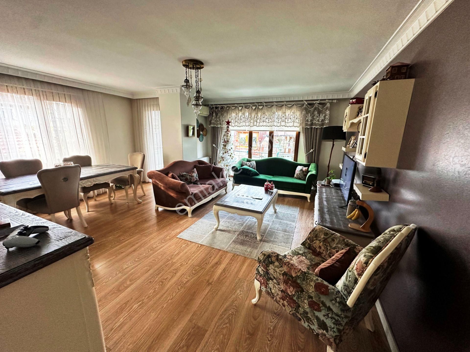 Altıntepe'de 14 Yıllık İskanlı 2.kat Kiracısız 125m2 Satılık 3+1 - Görsel 3