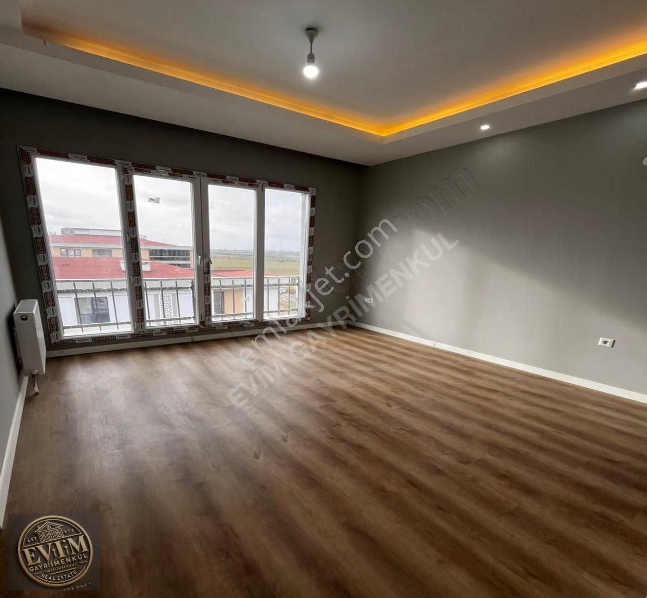 Evim'den Tepede Site İçi Muhteşem Teraslı 260m2 3+1 Arakat Daire - Görsel 4