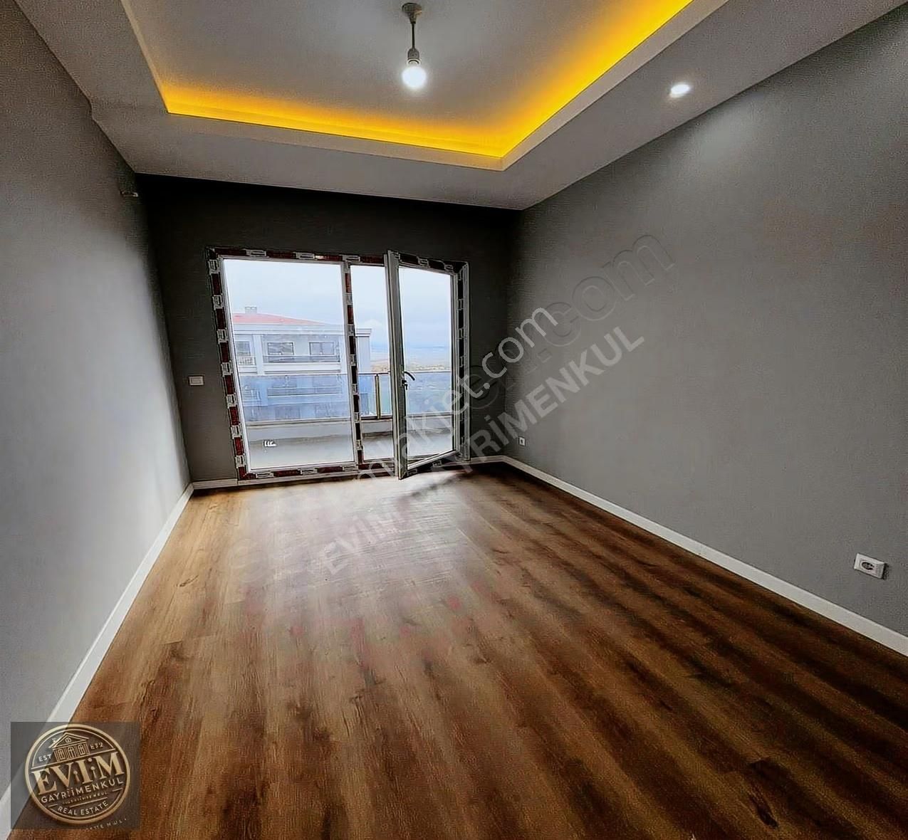 Evim'den Tepede Site İçi Muhteşem Teraslı 260m2 3+1 Arakat Daire - Görsel 11