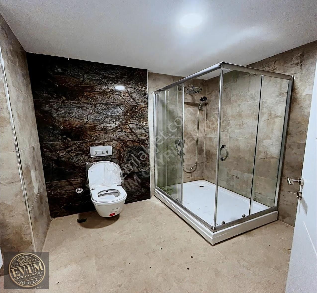 Evim'den Tepe'nin İncisinde Sitede Havuz Cephe Satılık 3+1 Daire - Görsel 9