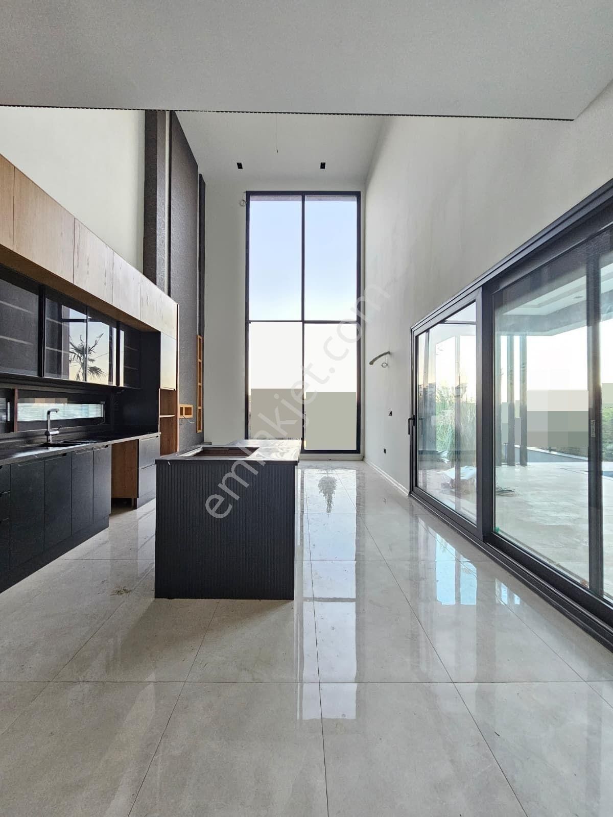 Denizli Şirinköy De Havuzlu Asansörlü Hamam Ve Saunalı Ultra Lüks Konsept Villa