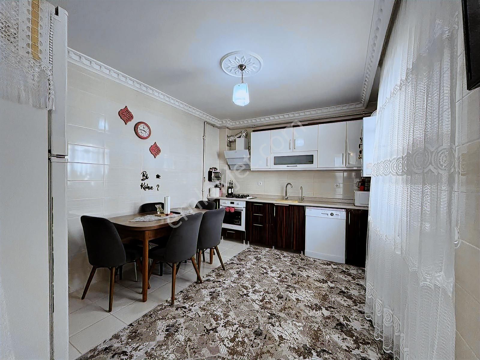 Yüce'den▓merkeze'yakın 3+1geniş Oturumlu Ön Cephe Kapalı.g Daire