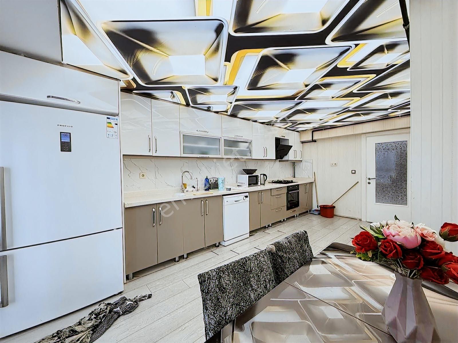 Yüce'den ▓4+1 Geniş Oturumlı Cadde Üzeri Kilerli,fırsat Daire