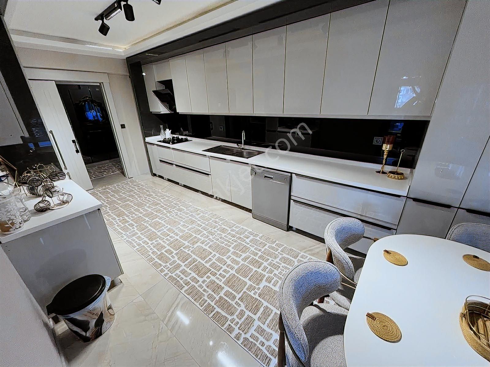 Yüce'den▓4+1alttan Isıtma Şehrin Kalbinde Ultra Lüx Site Dairesi - Görsel 18