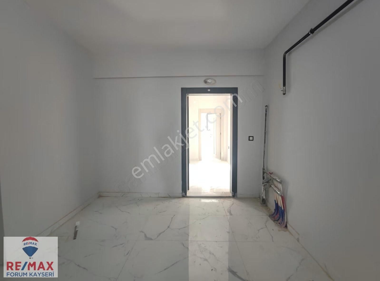 Esentepe Mahallesinde Hobi Bahçeli Satılık Sıfır 3+1 Daire - Görsel 2