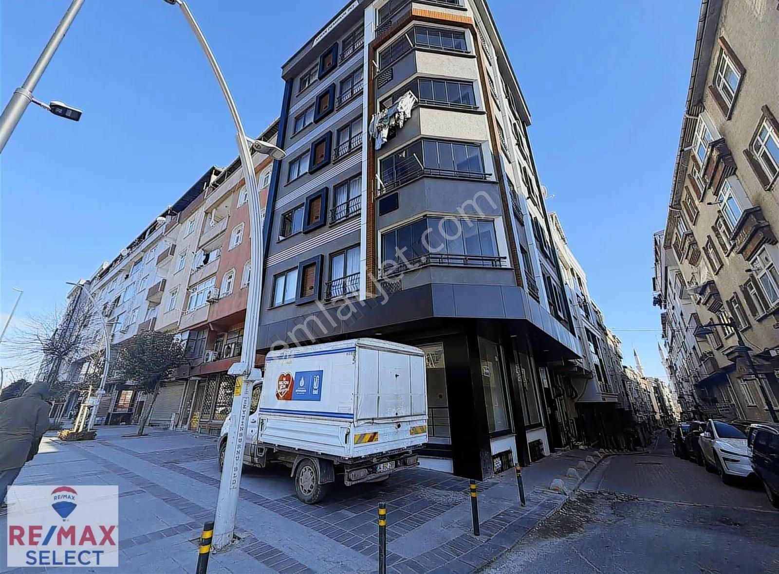 Remax Ozan Tandoğan İşlek Cadde Sıfır Kiralık Mağaza - Görsel 3