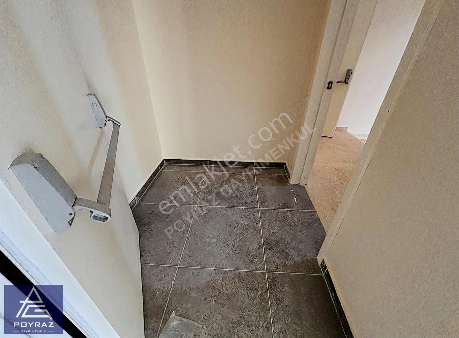 Poyraz'dan Suadiyede Sıfır Binada Balkonlu 107 M2 Net 3+1 Satılk - Görsel 35