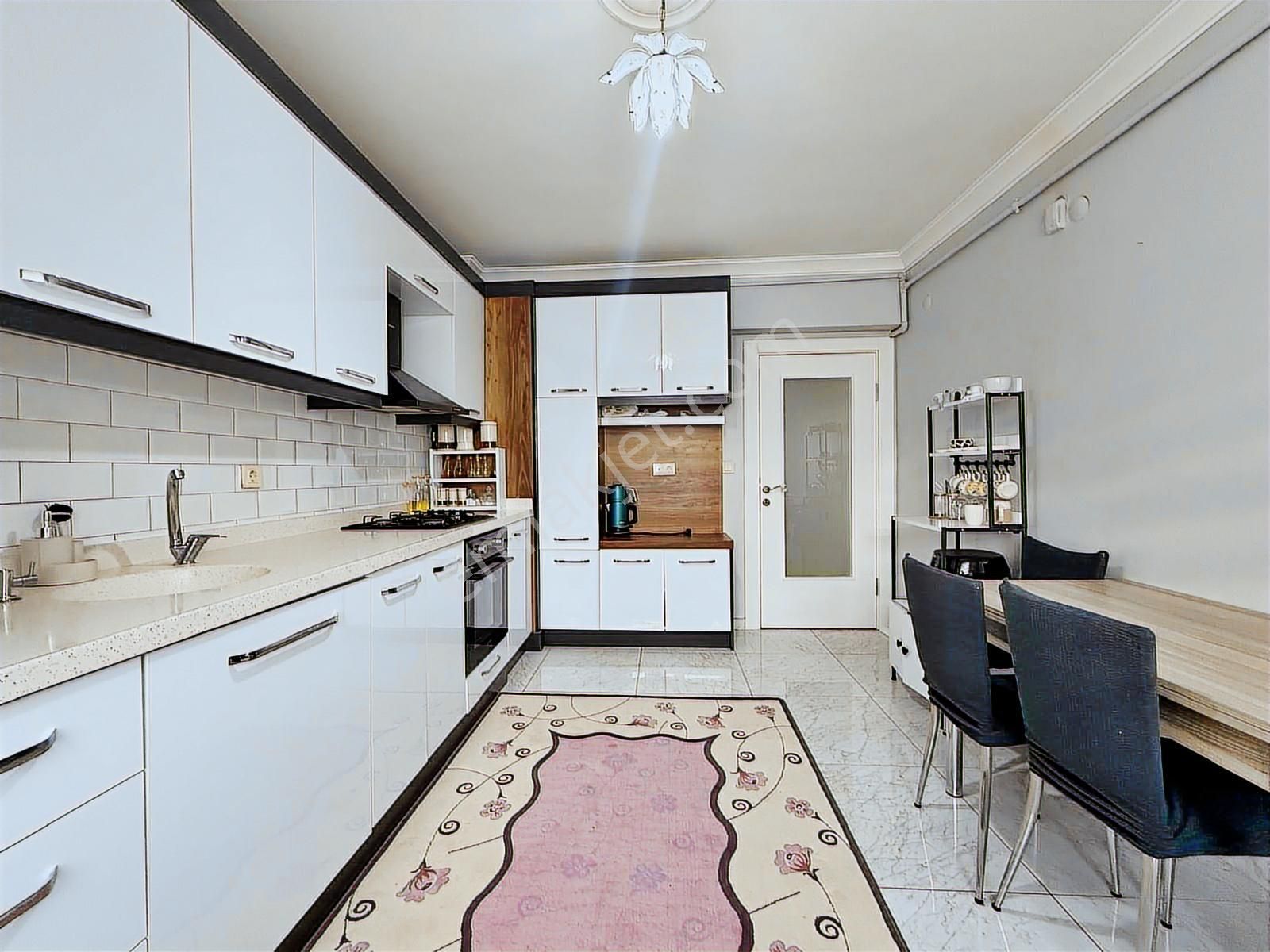 Yuvam Gayrimenkul'den Kat Konumunda Y.giriş Acil Satılık 3+1 - Görsel 3