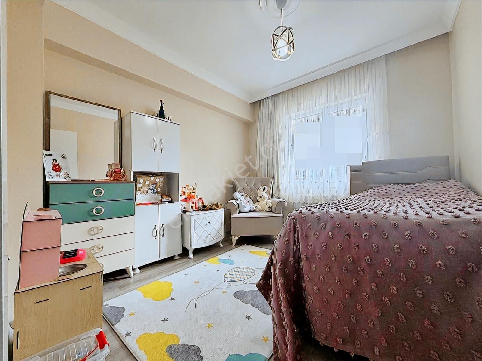 Yuvam Gayrimenkul'den Kat Konumunda Y.giriş Acil Satılık 3+1 - Görsel 24