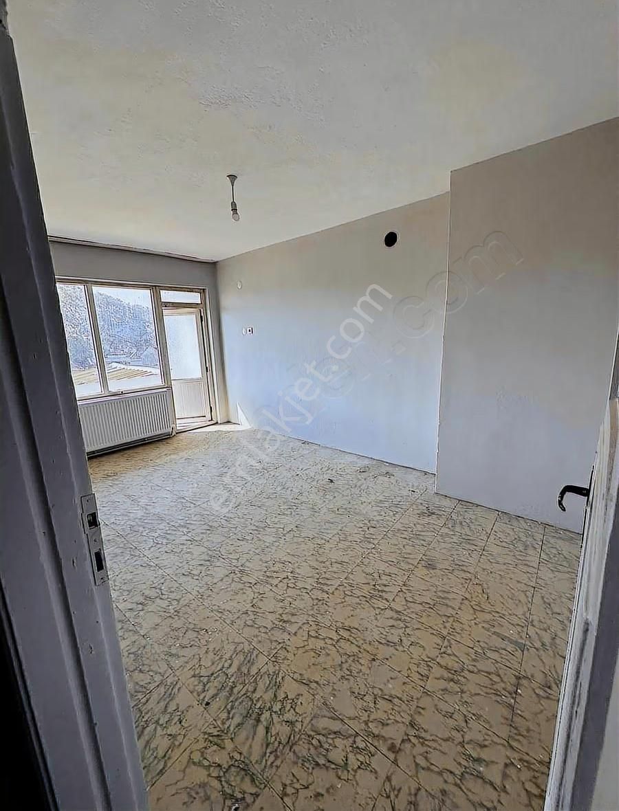 Çarşının Merkezinde Kelepir Daire - Görsel 8