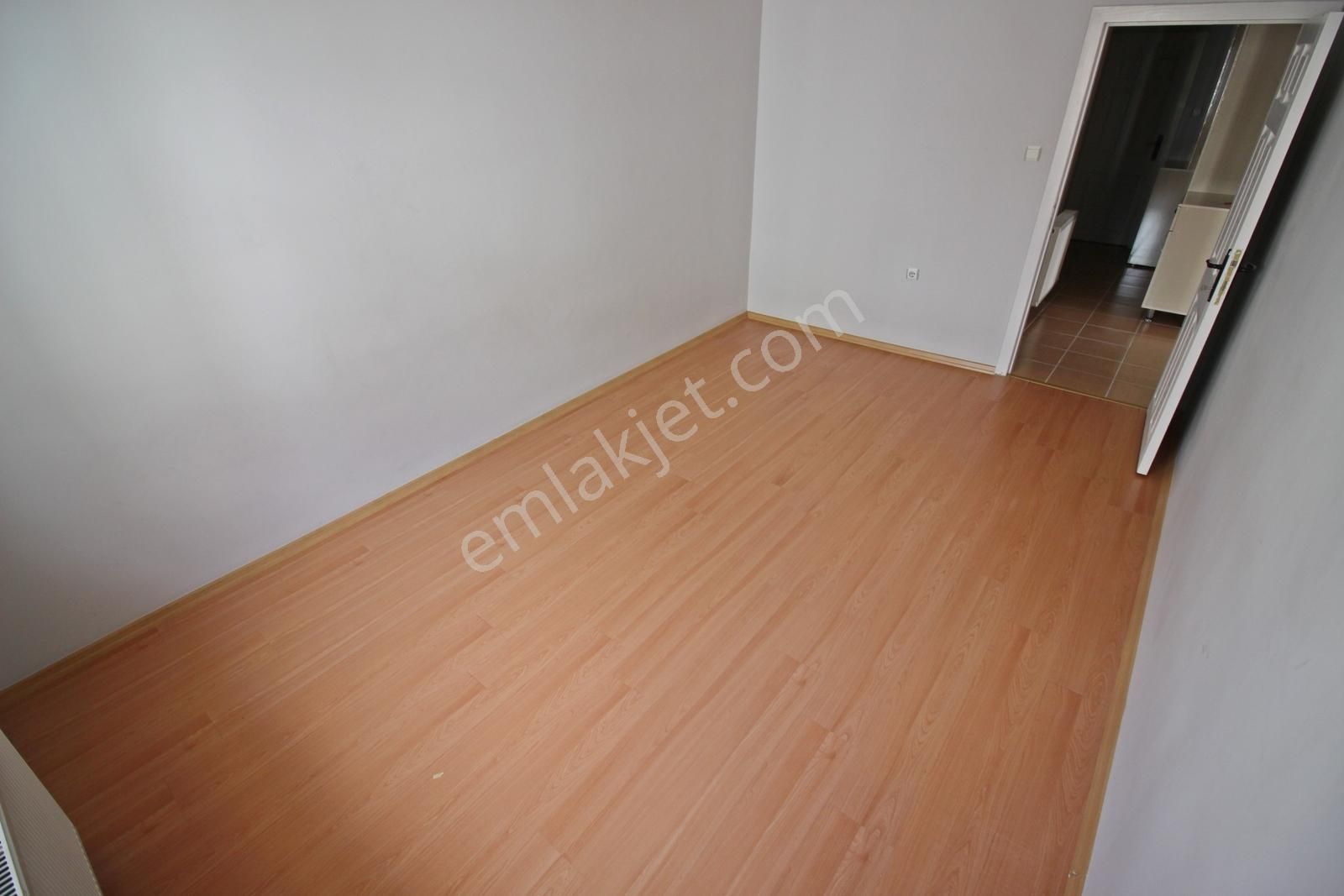 30 Ağustos'ta Hikmet Özer Cad. Yakını Katta Masrafsız 3+1 Daire - Görsel 29