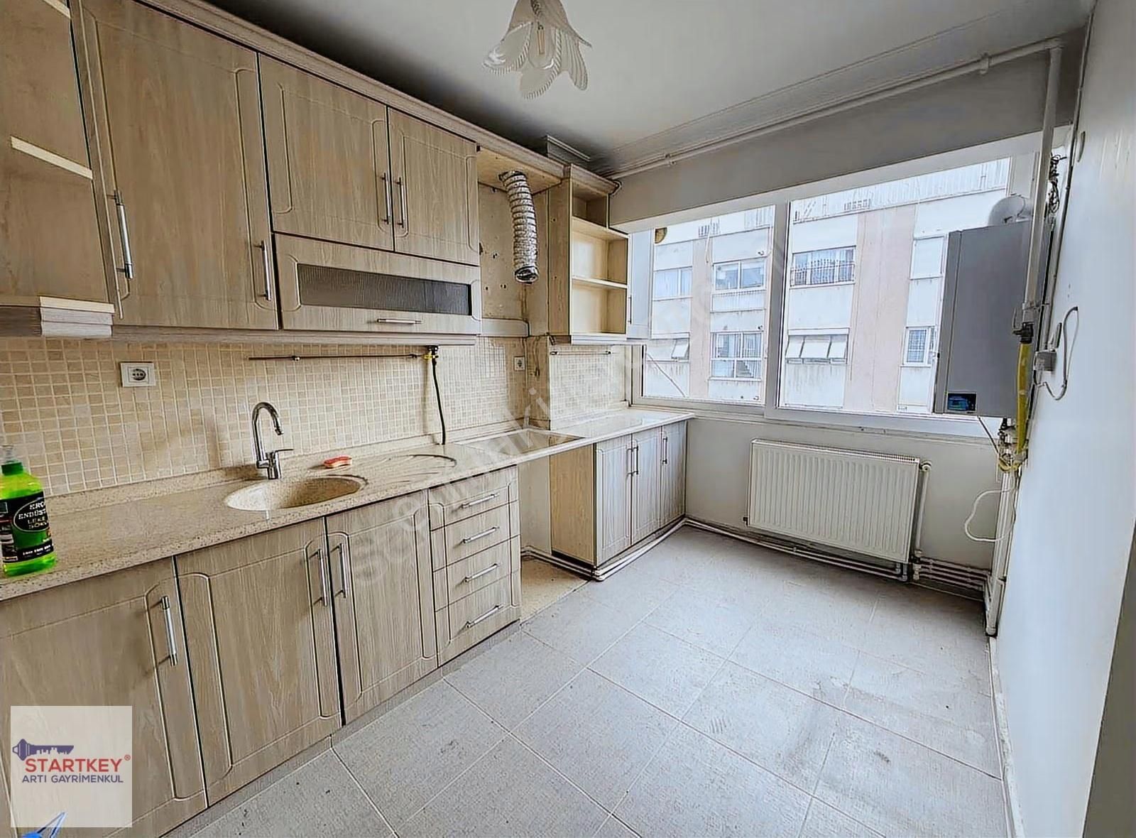 Karşıyaka Girne Caddesi Üzerinde Geniş Arakat Satılık 3+1 Daire - Görsel 10