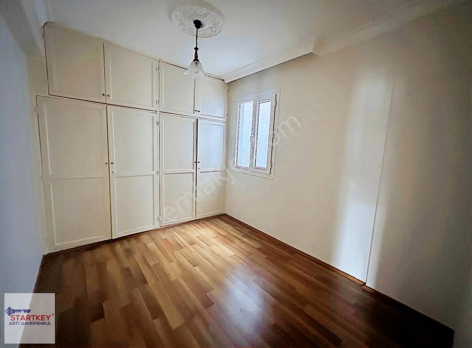 Karşıyaka Girne Caddesi Üzerinde Geniş Arakat Satılık 3+1 Daire - Görsel 23