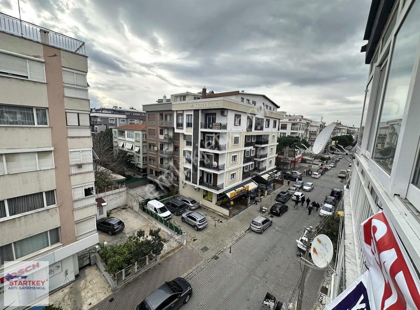 Karşıyaka Girne Caddesi Üzerinde Geniş Arakat Satılık 3+1 Daire - Görsel 2