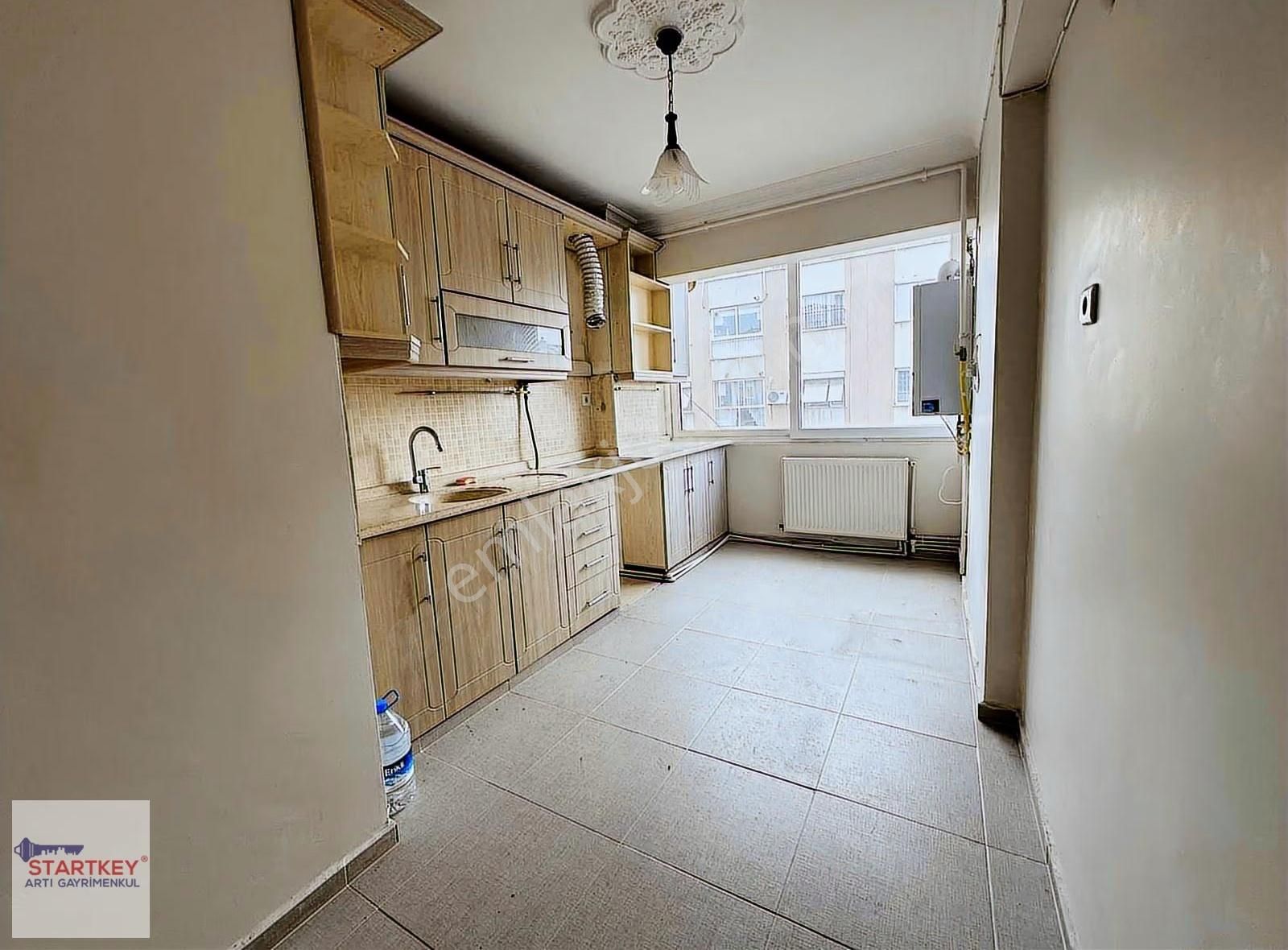 Karşıyaka Girne Caddesi Üzerinde Geniş Arakat Satılık 3+1 Daire - Görsel 6