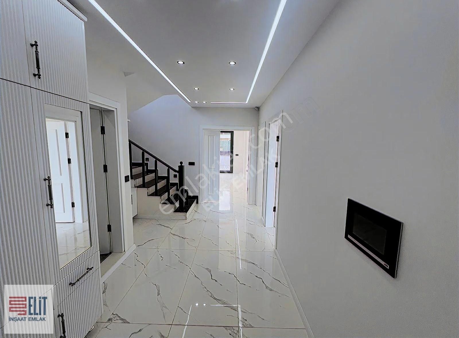 Didim Villalar Bölgesinde 300m2 İçinde Tam Bağımsız 4+1 Villa - Görsel 6