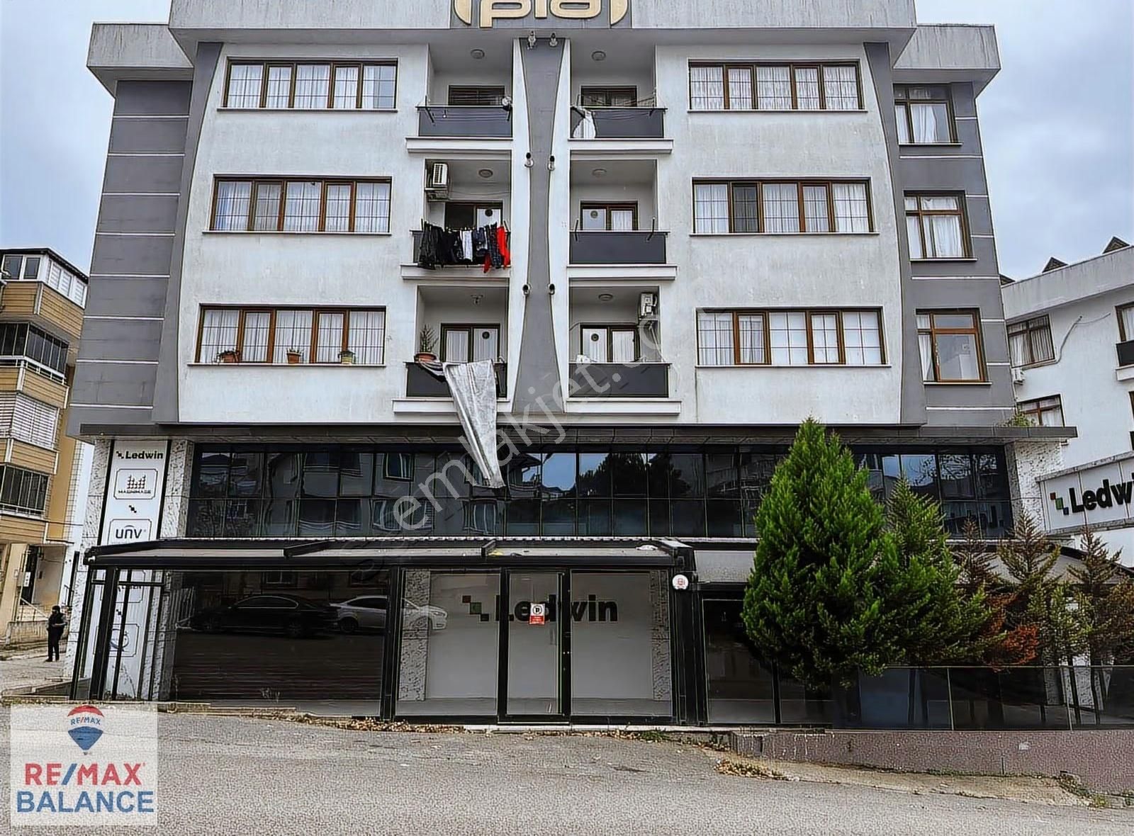 Tuzla Aydınlı Kiralık 400 M2 3 Katlı Dükkan - Görsel 10