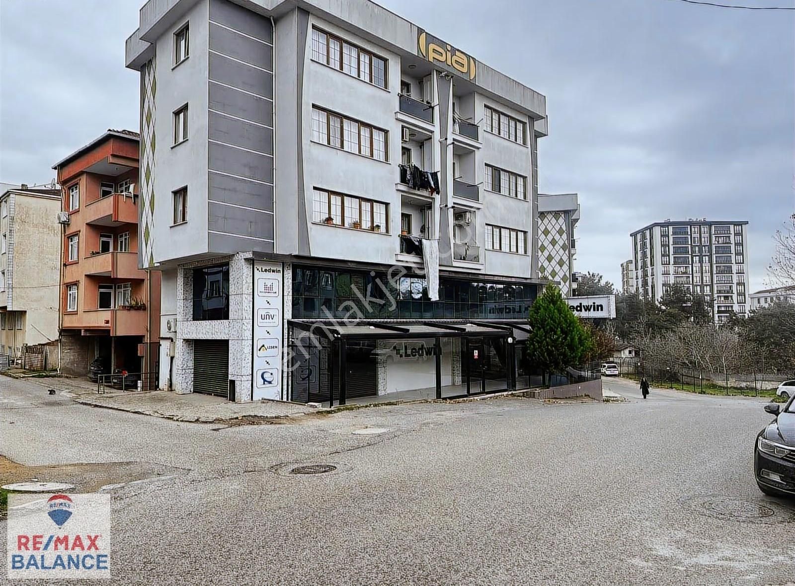 Tuzla Aydınlı Kiralık 400 M2 3 Katlı Dükkan - Görsel 14