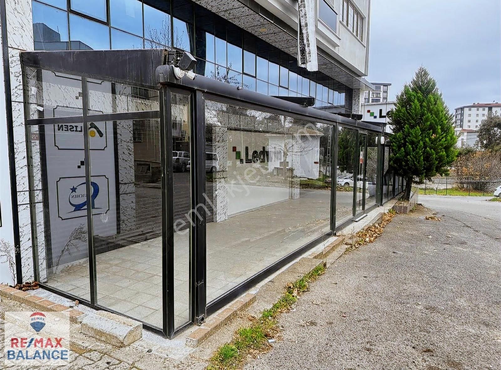 Tuzla Aydınlı Kiralık 400 M2 3 Katlı Dükkan - Görsel 33