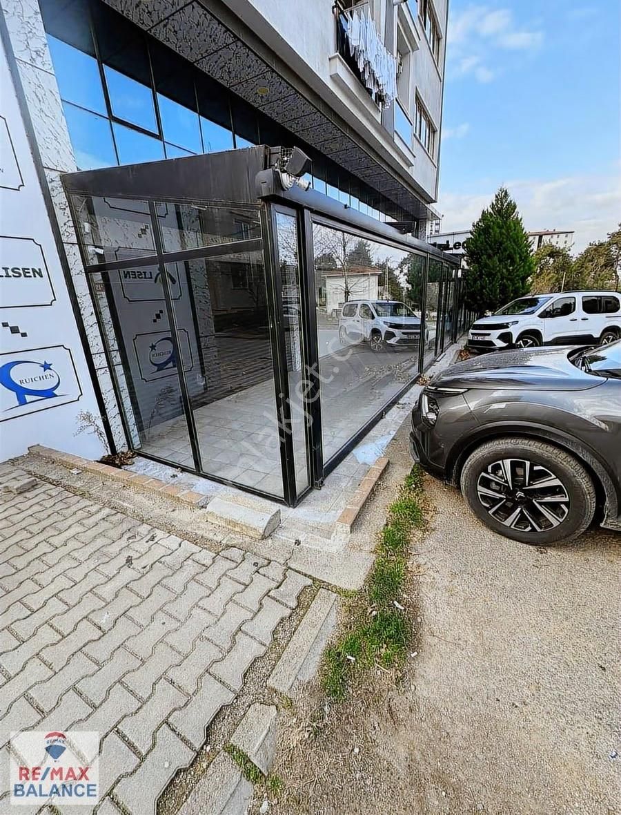 Tuzla Aydınlı Kiralık 400 M2 3 Katlı Dükkan - Görsel 9