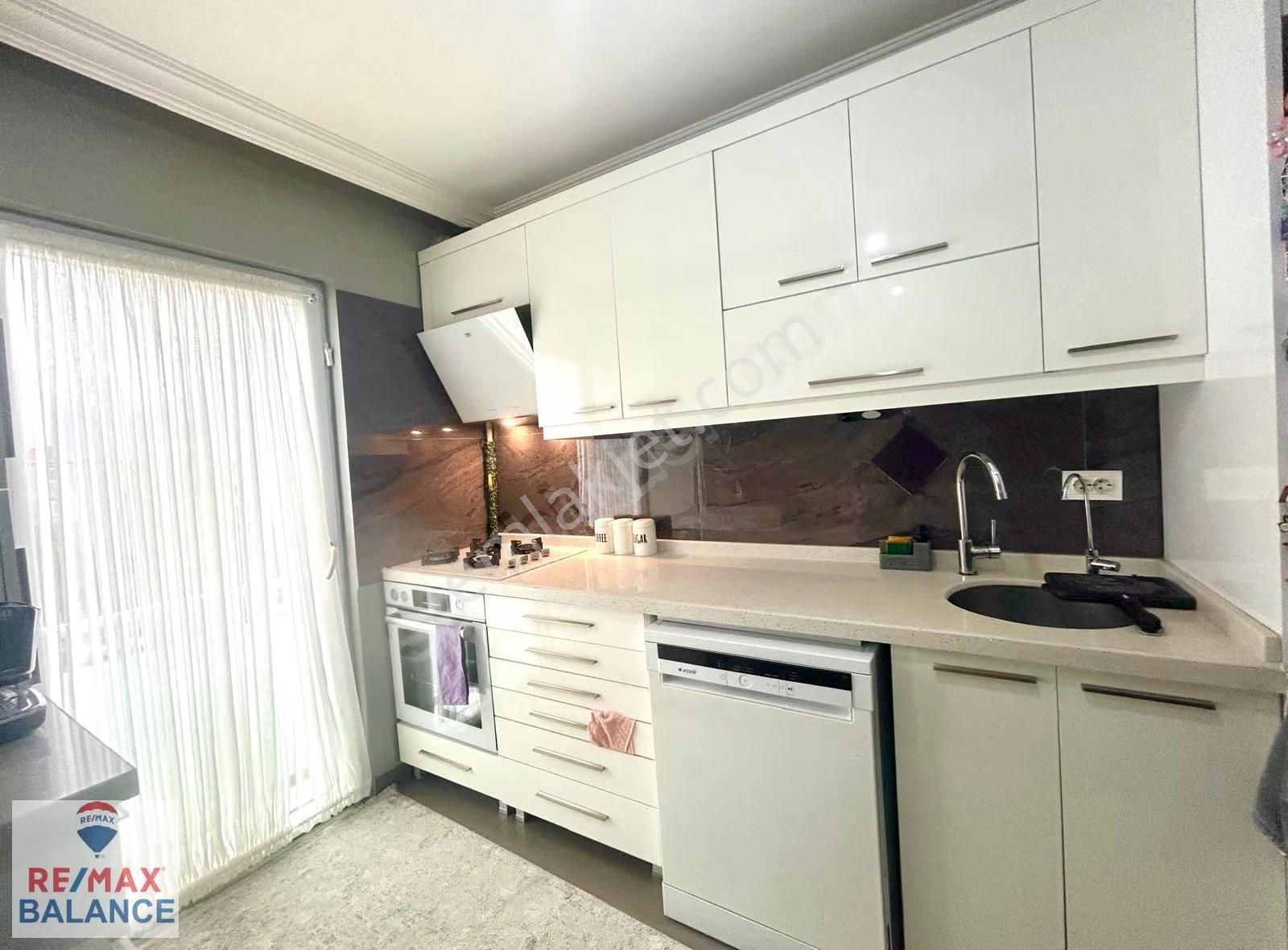 Kartal Yunus Mah. İbb Blokları Sıtesınde 2+1 Satılık Daıre - Görsel 18