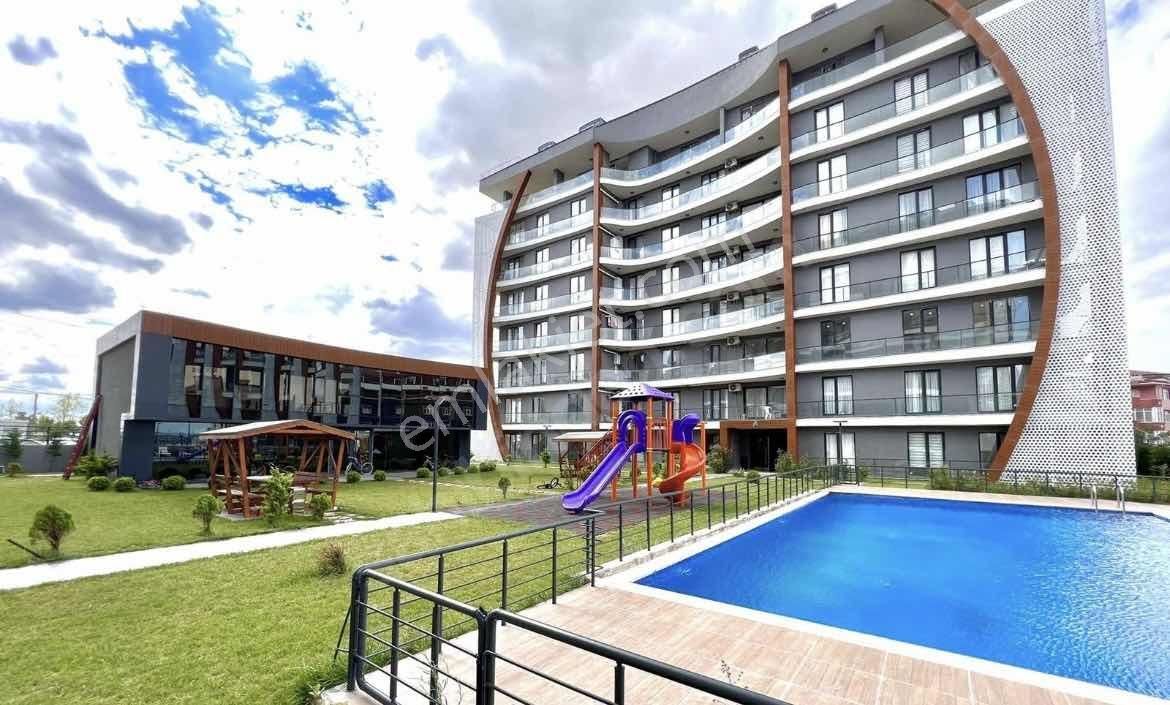 Çerkezköy Tepe Mevkiinde Site İçinde 3+1 Satılık Daire !