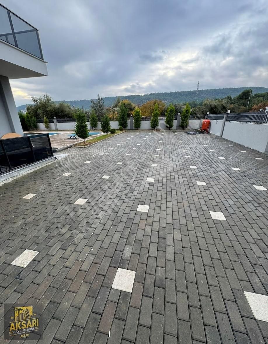 Havuzlu Çift Balkonlu Asansörlü Oturuma Hazır Satılık Daire - Görsel 8