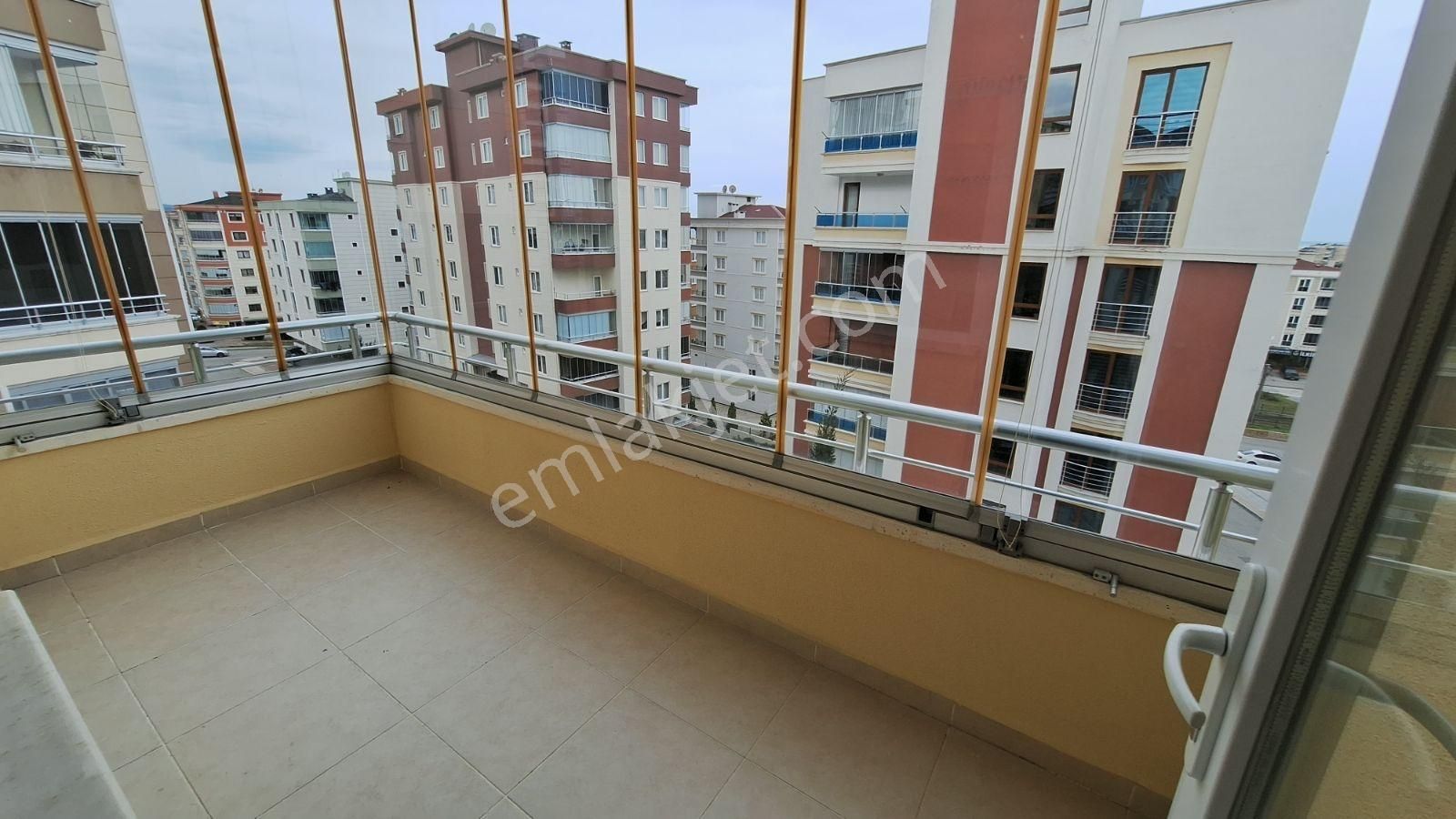 Esenevler Mah. Satılık 3+1 Deniz Manzaralı Ara Kat Geniş Daire - Görsel 3