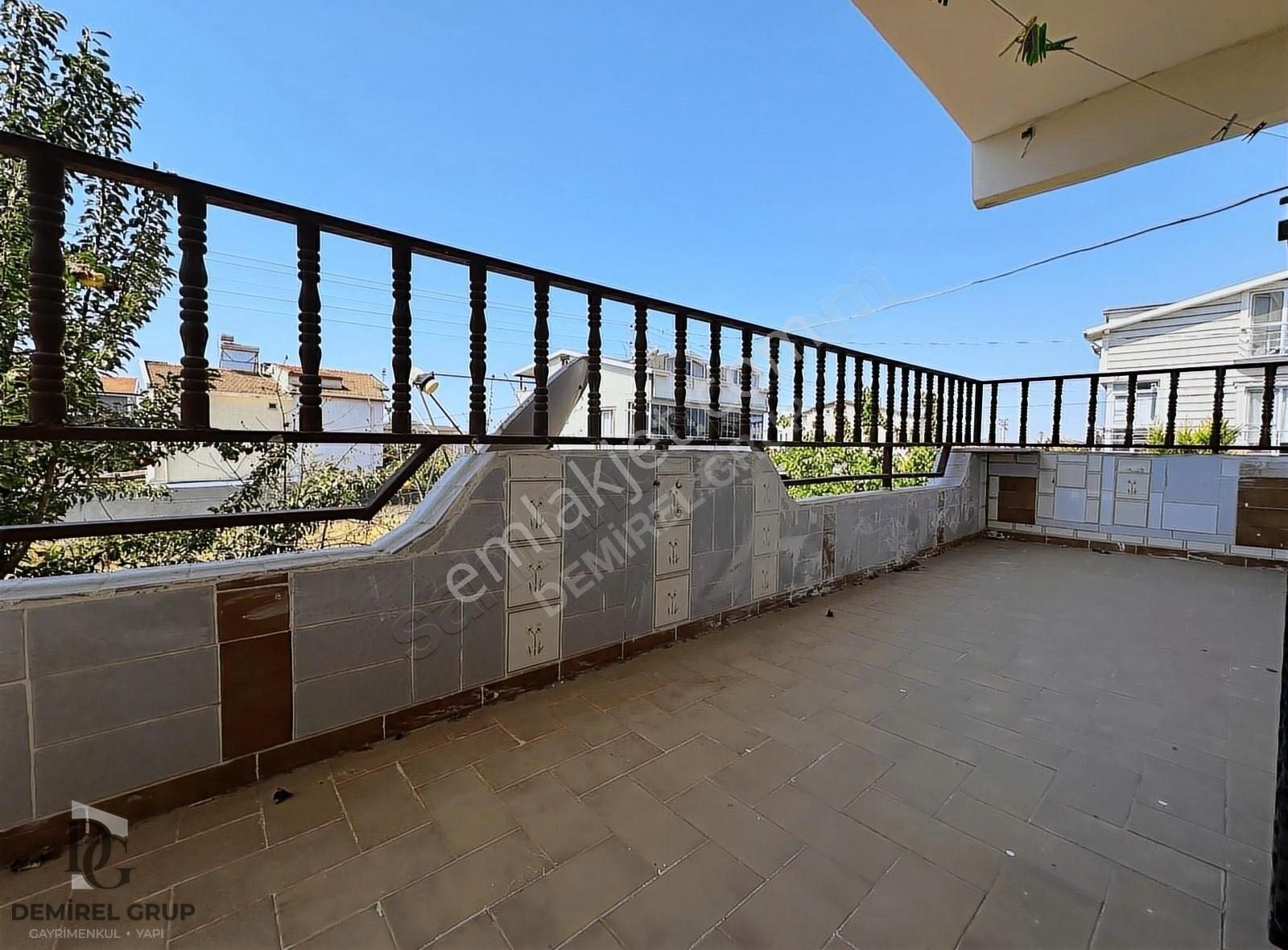 Yeniçiftlik Mahallesi Denize 5 Dakika Acil Satılık 3 Katlı Ev ! - Görsel 5