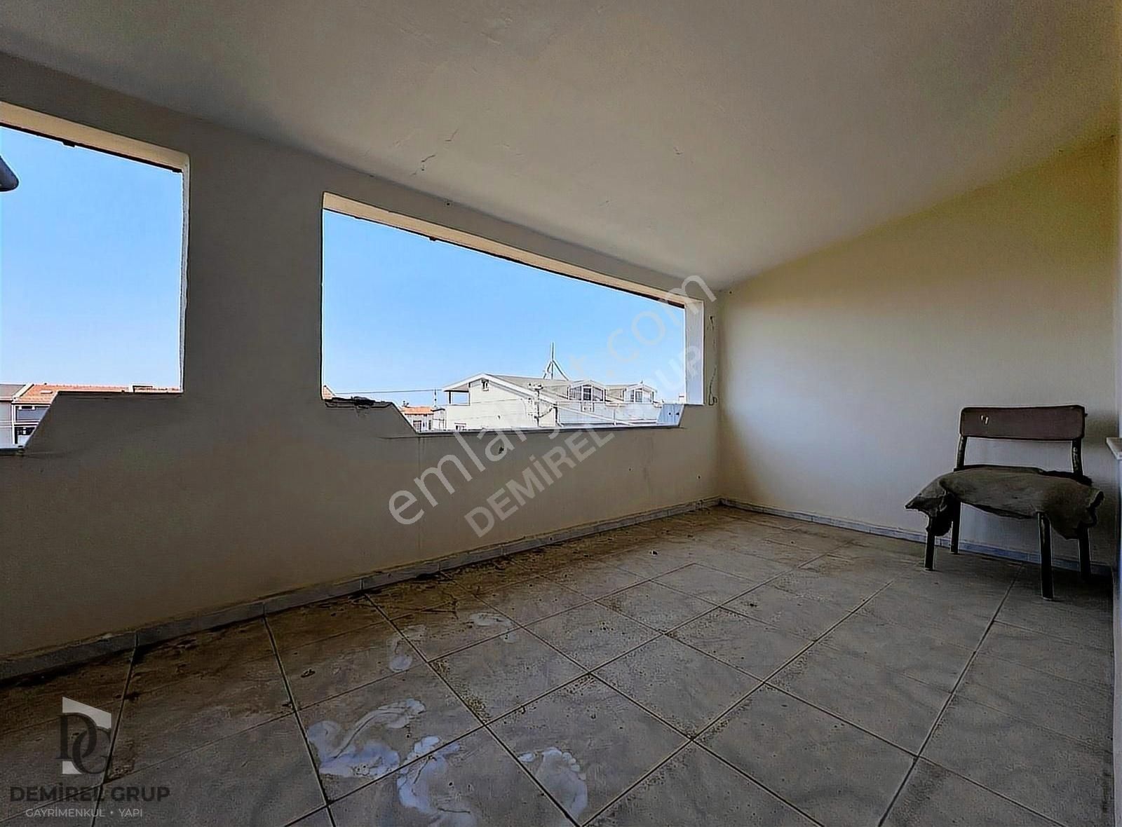 Yeniçiftlik Mahallesi Denize 5 Dakika Acil Satılık 3 Katlı Ev ! - Görsel 8