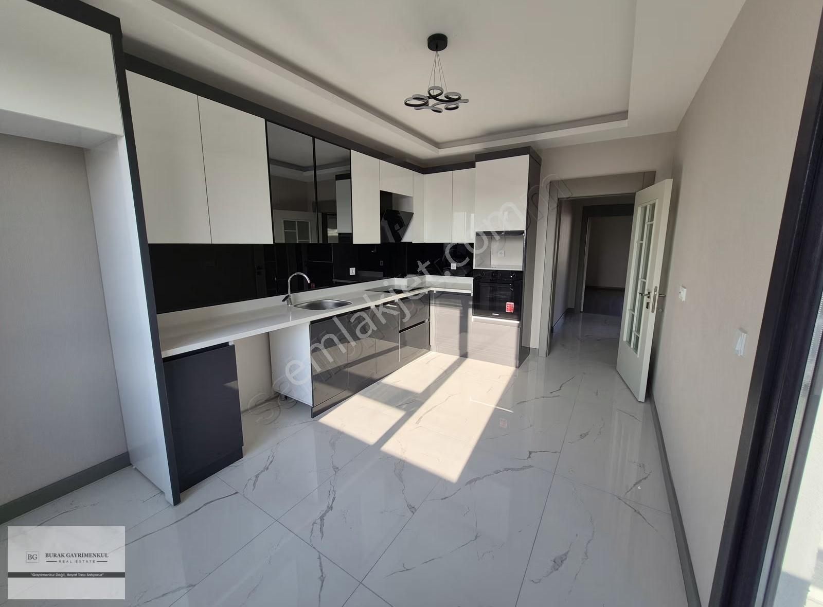 Kiralık Otobana Ve Çakırlar Göbeğe Yakın 3+1 Daire