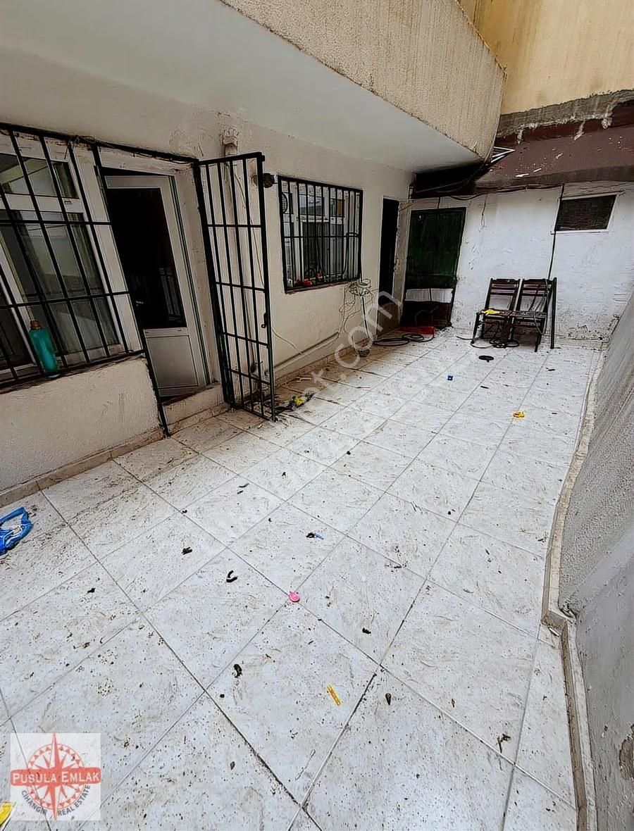 İstiklal Cad. Şişhane Metr.kasımpaşa Vapur İskesi Yakın 1+1bahçl