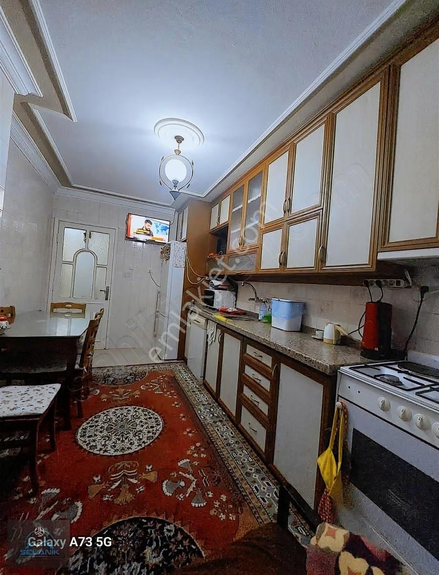 Selanikten Mithatpaşa'da 3+1 Kapalı Mutfaklı Oldukça Geniş Daire - Görsel 8