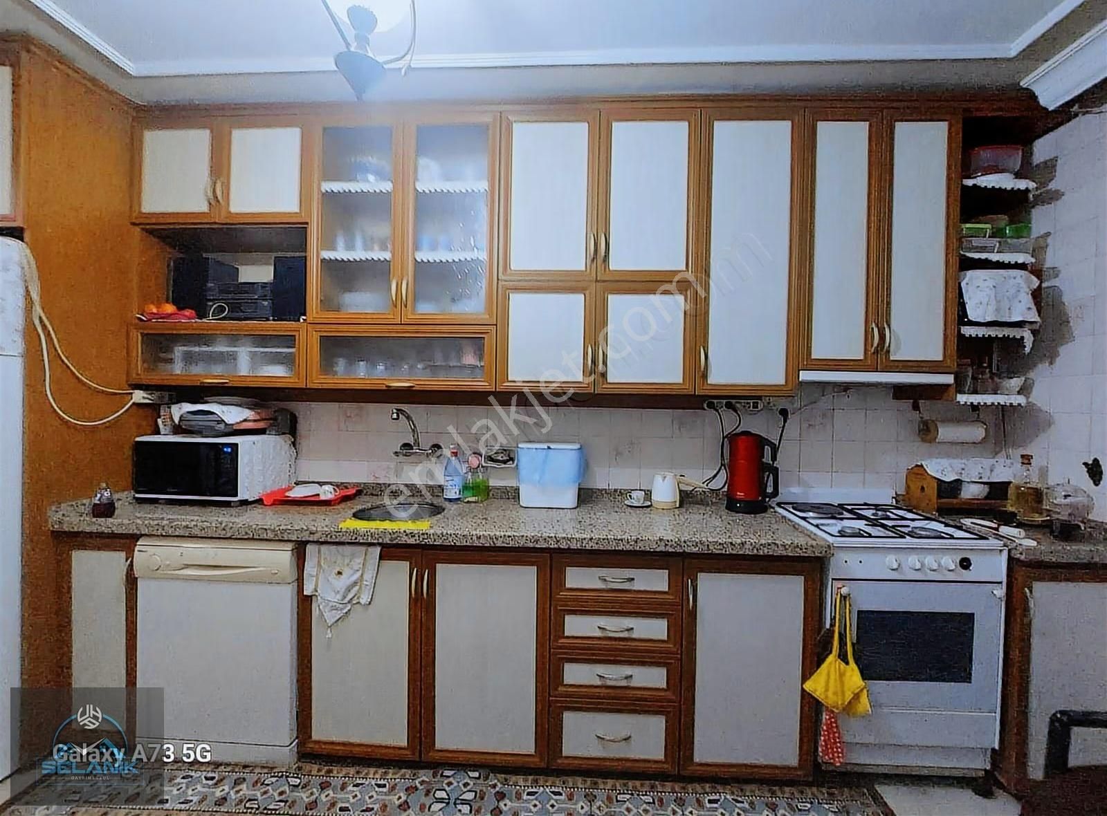 Selanikten Mithatpaşa'da 3+1 Kapalı Mutfaklı Oldukça Geniş Daire - Görsel 26