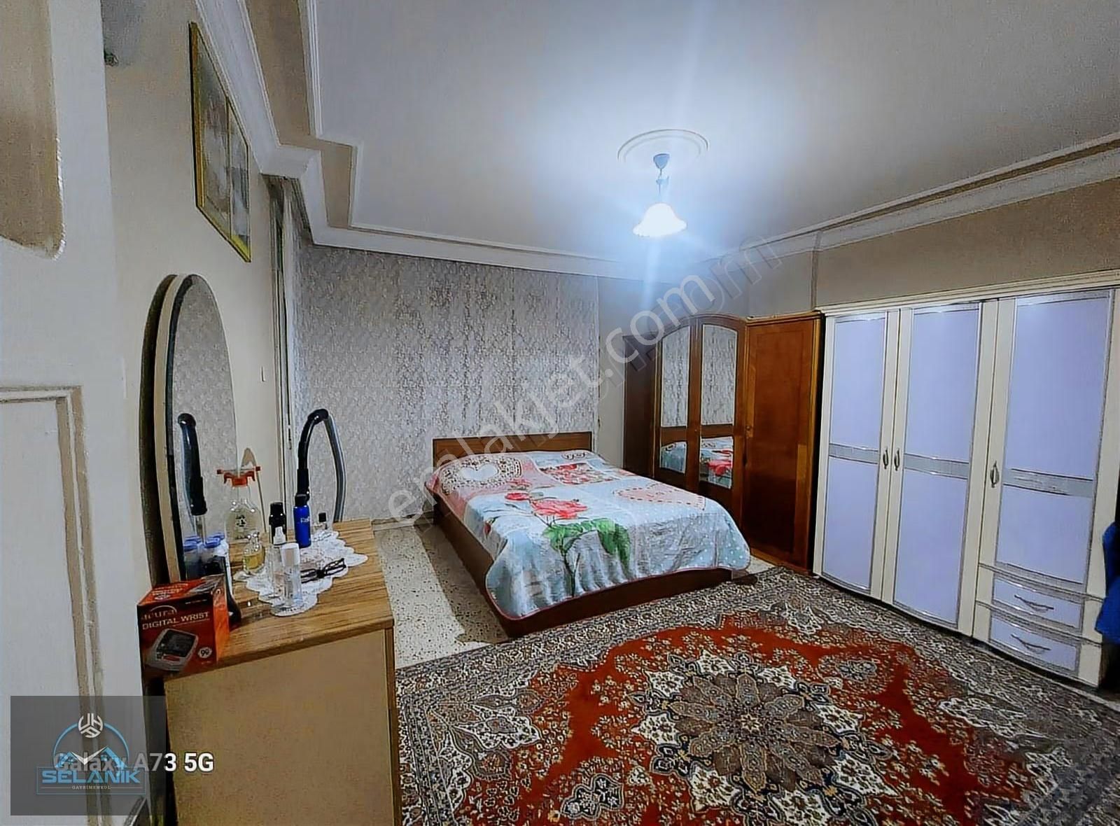 Selanikten Mithatpaşa'da 3+1 Kapalı Mutfaklı Oldukça Geniş Daire - Görsel 17